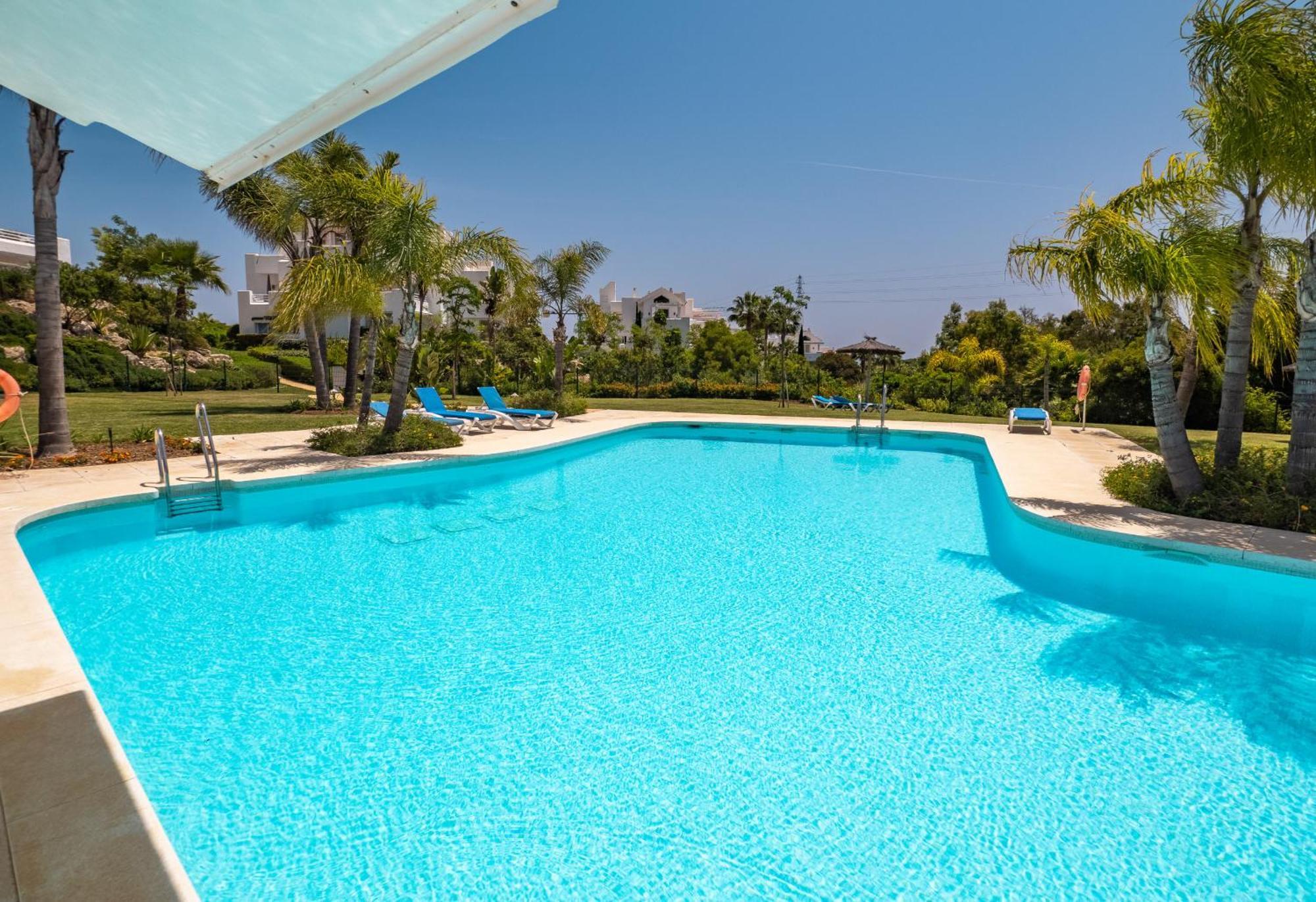 Alcazaba Lagoon 2425 Luxury Private Beach Estepona Exterior foto